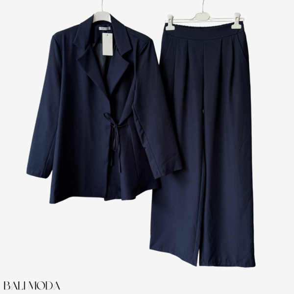 طقم كلاسيكي من قطعتين