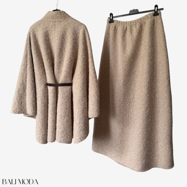 4 طقم كاب وتنورة كاشمير