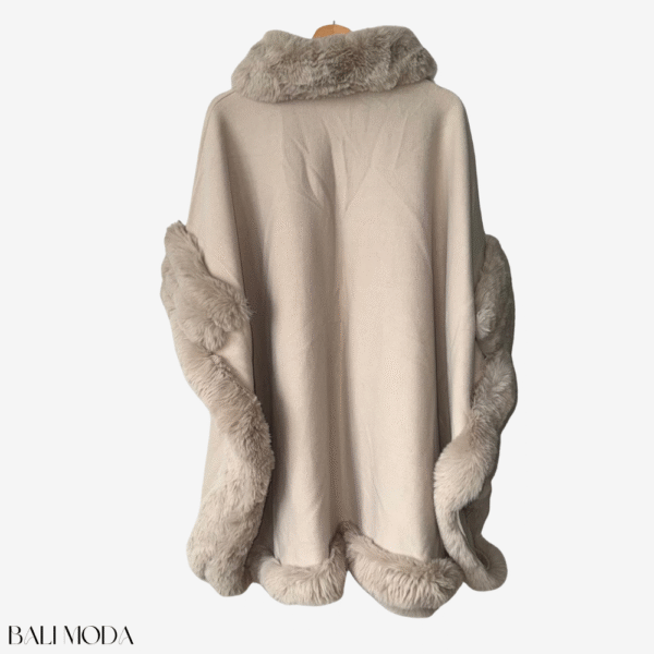 بونشو شتوي فاخر بحواف فرو