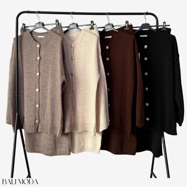 طقم كارديغان وتنورة صوف